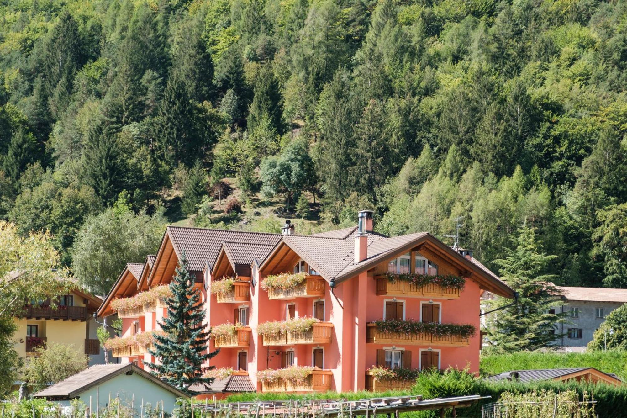 Residence Al Caminetto Molveno Esterno foto