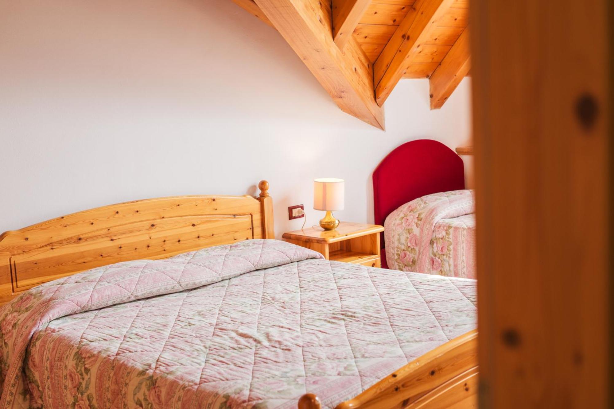 Residence Al Caminetto Molveno Esterno foto